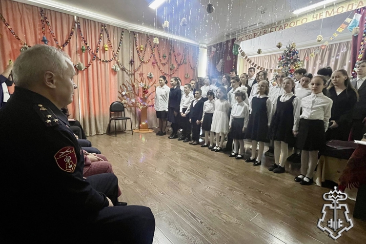  ВО ВЛАДИКАВКАЗЕ РОСГВАРДЕЙЦЫ ПОЗДРАВИЛИ С НОВЫМ ГОДОМ ВОСПИТАННИКОВ РЕСПУБЛИКАНСКОГО ДОМА РЕБЕНКА