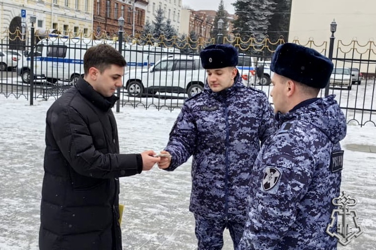 ВО ВЛАДИКАВКАЗЕ РОСГВАРДЕЙЦЫ ПРИСОЕДИНИЛИСЬ К АКЦИИ "БЛОКАДНЫЙ ХЛЕБ"