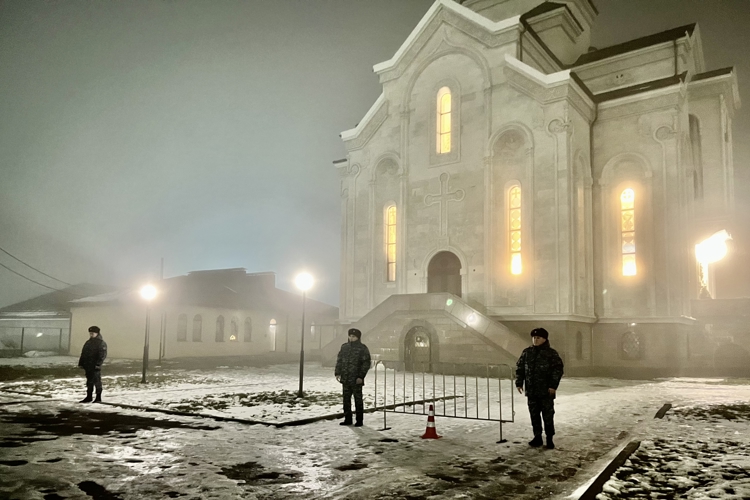 В СЕВЕРНОЙ ОСЕТИИ РОСГВАРДИЯ ОБЕСПЕЧИЛА БЕЗОПАСНОСТЬ ГРАЖДАН В РОЖДЕСТВО ХРИСТОВО