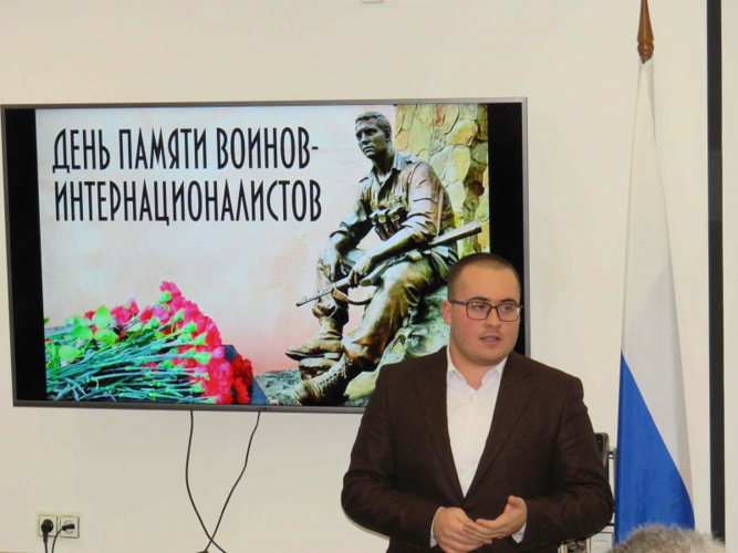 В СЕВЕРНОЙ ОСЕТИИ РОСГВАРДЕЙЦЫ ПОЧТИЛИ ПАМЯТЬ ВОИНОВ-ИНТЕРНАЦИОНАЛИСТОВ