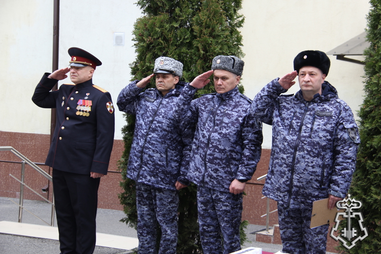  ВО ВЛАДИКАВКАЗЕ ПОЧТИЛИ ПАМЯТЬ ПОГИБШИХ РОСГВАРДЕЙЦЕВ