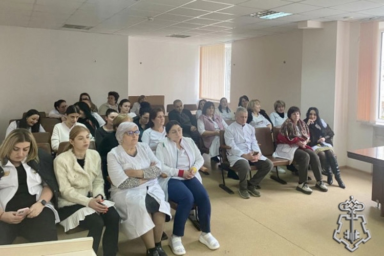 Росгвардейцы провели лекцию по антитеррористической безопасности в медицинском учреждении Алагира