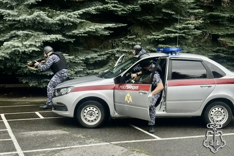 Во Владикавказе сотрудники Росгвардии провели комплексные тренировки на охраняемых объекта