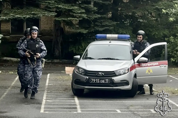 Во Владикавказе сотрудники Росгвардии провели комплексные тренировки на охраняемых объекта