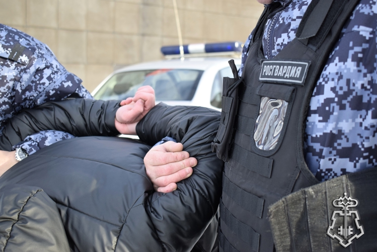 Сотрудники Росгвардии пресекли противоправные действия в торговом центре Владикавказа