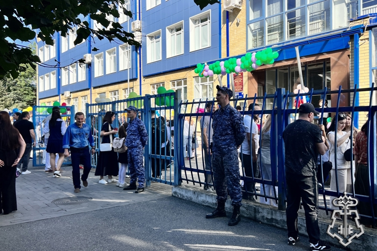 Во Владикавказе росгвардейцы обеспечили охрану общественного порядка в период празднования Дня знаний