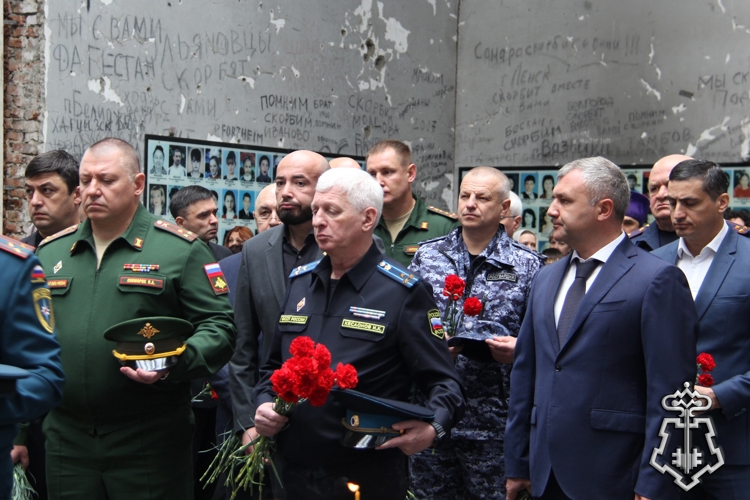 В Северной Осетии росгвардейцы почтили память жертв бесланской трагедии