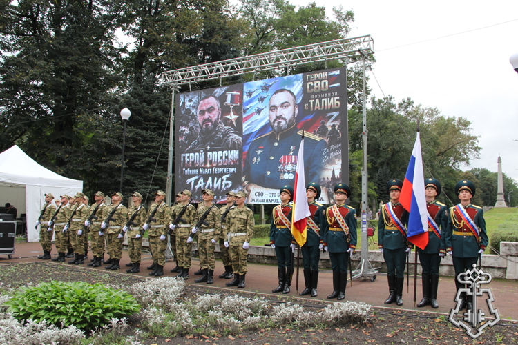 В Северной Осетии открыли памятник Герою России Марату Тибилову